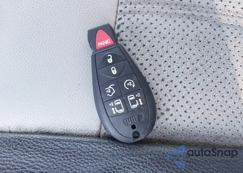 2010 Chrysler Town & Country Touring Plus из США, поврежденный, VIN 2A4RR8DX1AR405174